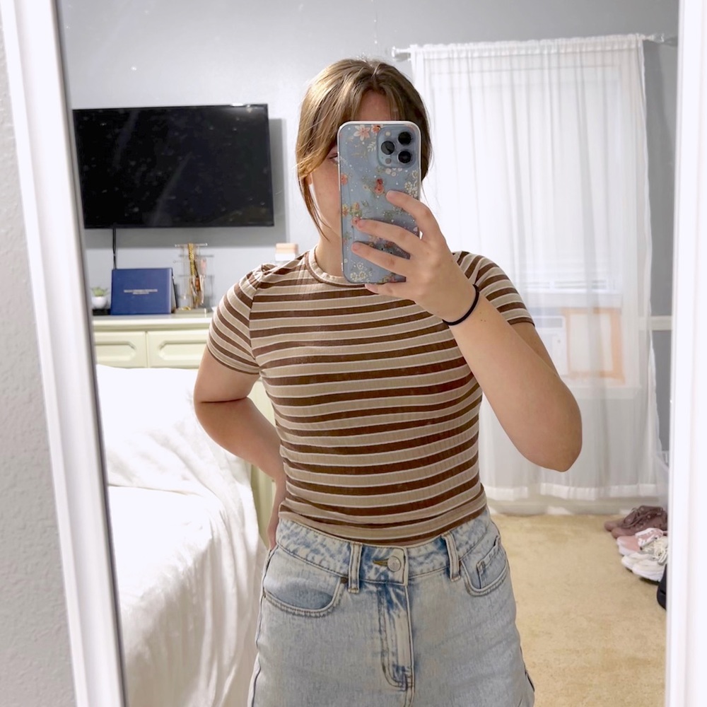 brown and tan striped top